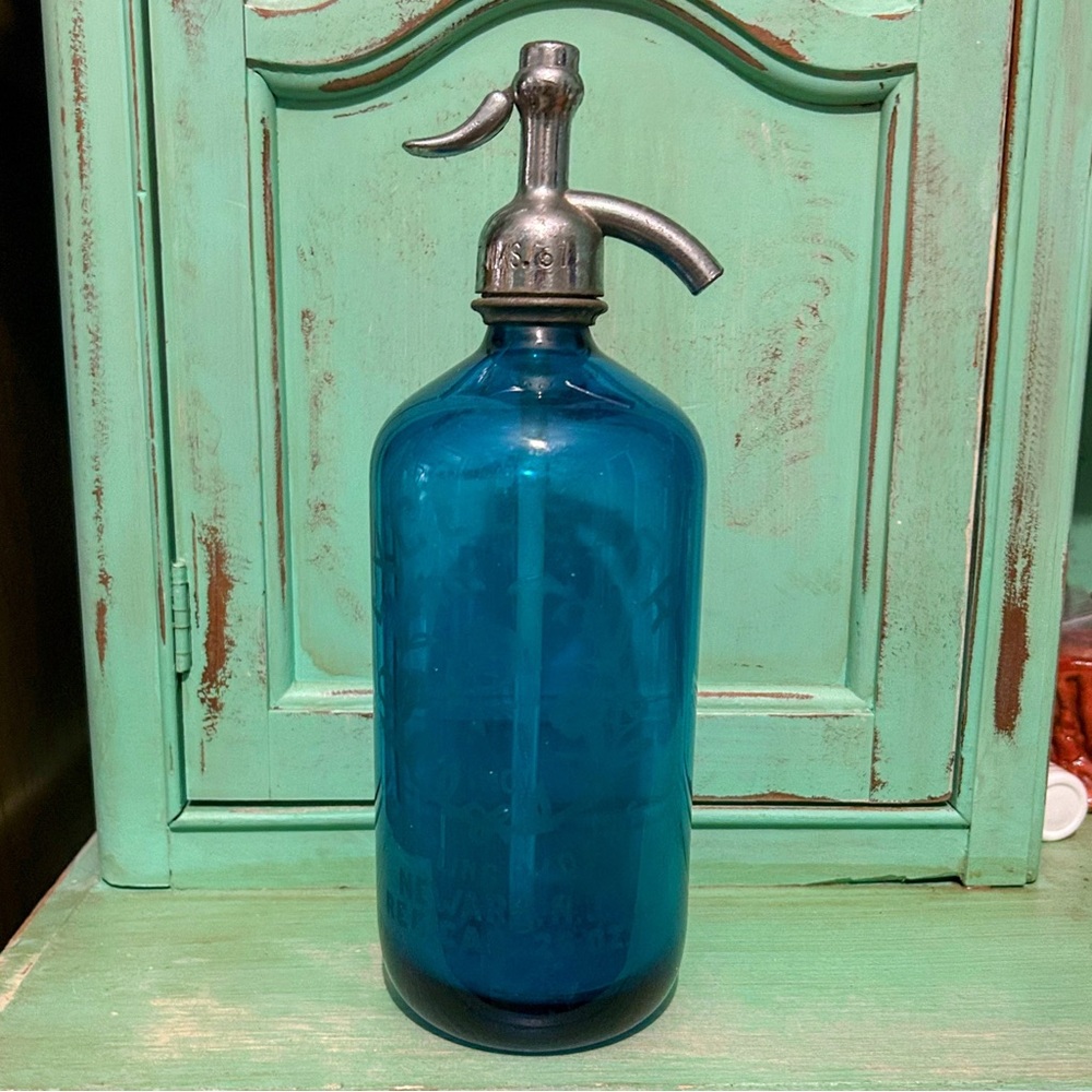 Vintage Excelsior Bottling Works Newark NJ Seltzer Bottle Blue 26 Oz